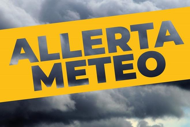 scritta in giallo "Allerta Meteo"